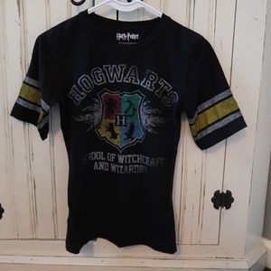🦋Hogwarts Graphic Tee Women's XS